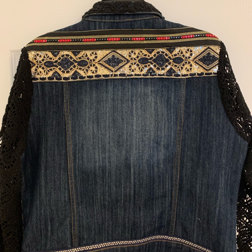 NWOT Stunning Mishca Jean Jacket with black lace sleeves. - Picture 3 of 8